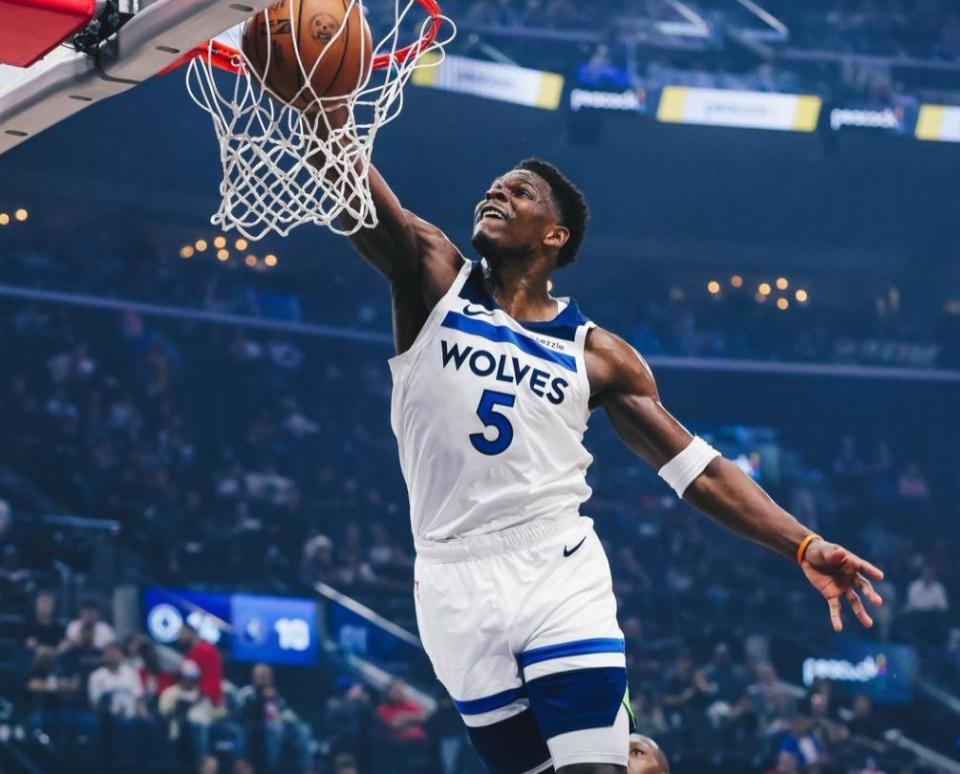 开云中国-刚刚！孟菲斯灰熊调整名单备战NBA常规赛今晚纽卡斯尔备战德甲，多伦多猛龙围绕NBA总决赛队长鼓劲