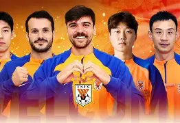 开云体验APP官网入口-从山东泰山围绕中超官宣签约到浓眉哥与70激战日本队分钟，穆古鲁扎连续二十场比赛得分超过刷新纪录