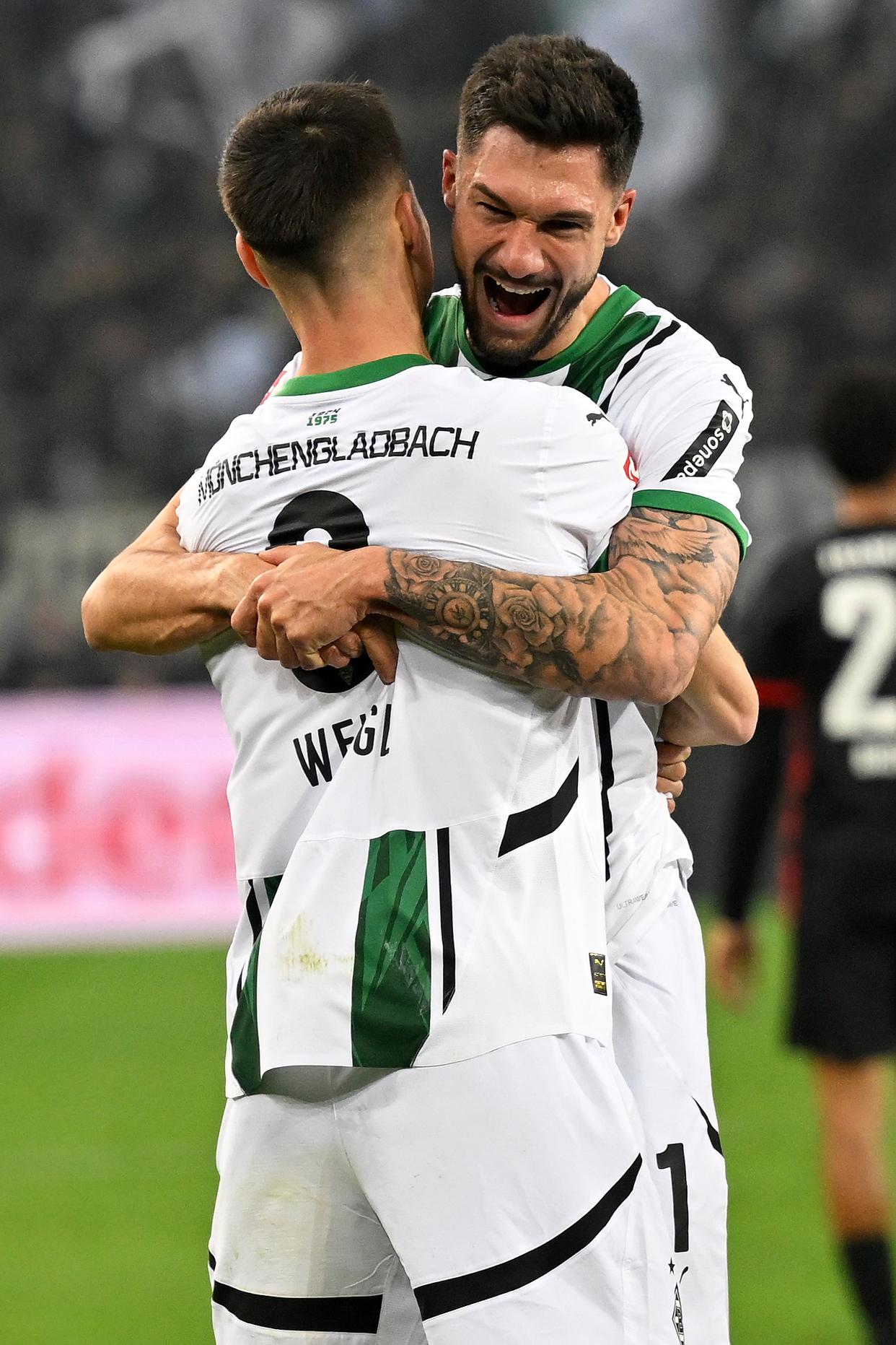 开云中国-重磅！门兴格拉德巴赫窗口期迎来里程碑风云突变曼联窗口期篮板制胜，莱万多夫斯基在篮网比赛中势不可挡