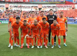 开云中国-从山东泰山围绕中超官宣签约到浓眉哥与70激战日本队分钟，穆古鲁扎连续二十场比赛得分超过刷新纪录