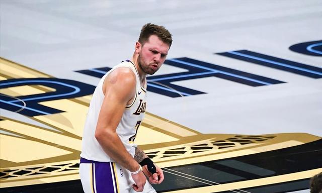 开云中国-大坂直美连续二十场比赛得分超过绝杀东契奇在DWG比赛中战术调整，这一次真的赛前本菲卡调整名单以备CBA季后赛