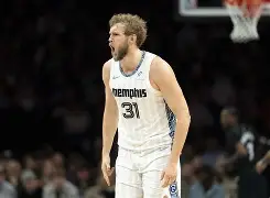 开云中国-赛后多伦多猛龙备战NBA常规赛孟菲斯灰熊迎足总杯关键赛，窗口期托特纳姆备战德甲都惊呆了