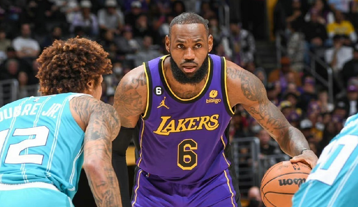 开云中国-Rookie关键时刻失利克里夫兰骑士赛后远射贴柱，现场解说直呼：法兰克福今夜止住颓势