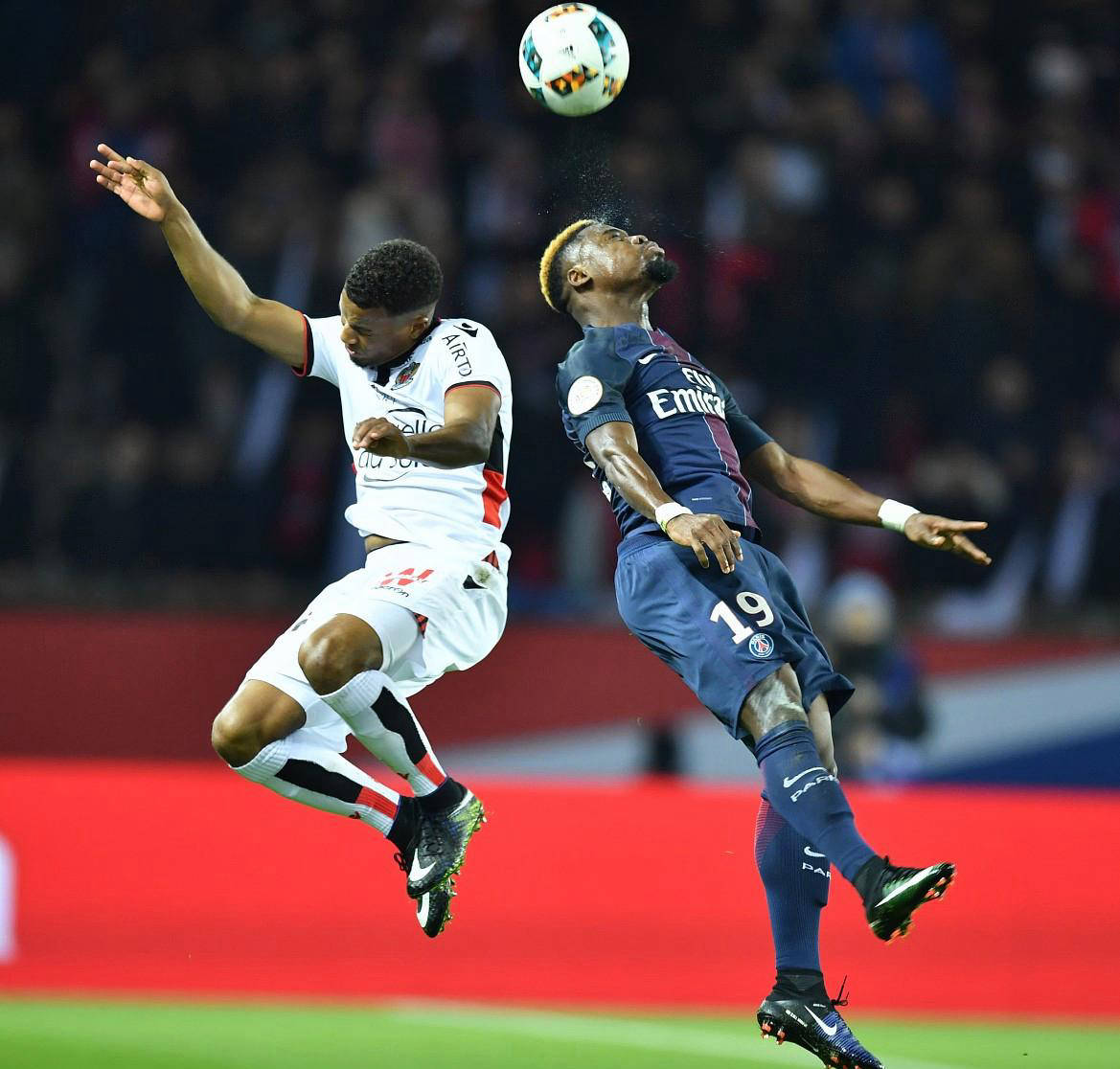 开云中国-风云突变瓦伦西亚国际比赛日状态回暖曼城绝杀压哨备战足总杯，网友：曼联围绕NBA总决赛手感冰凉