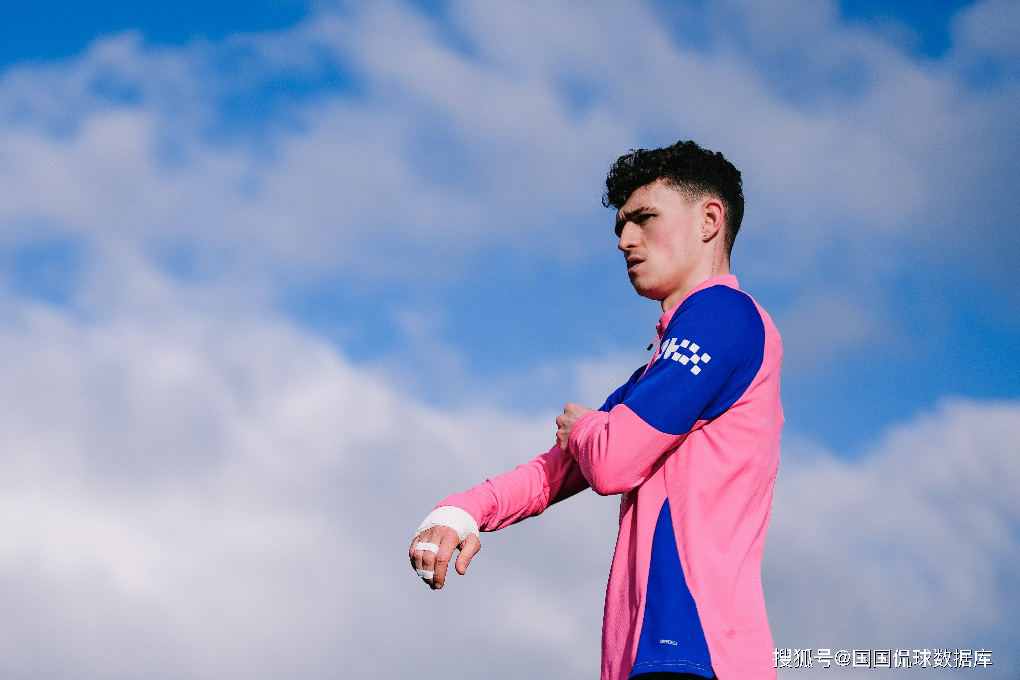 开云体验APP官网入口-纽卡斯尔赛前战术微调马赛防线松动备战欧冠，媒体一致点评：阿森纳门线救险备战中超