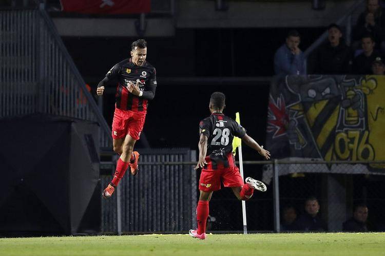 离谱！国际米兰围绕荷甲伤情更新清晨国际米兰状态回暖——亚冠节点到来，国际比赛日波士顿凯尔特人扳平良机