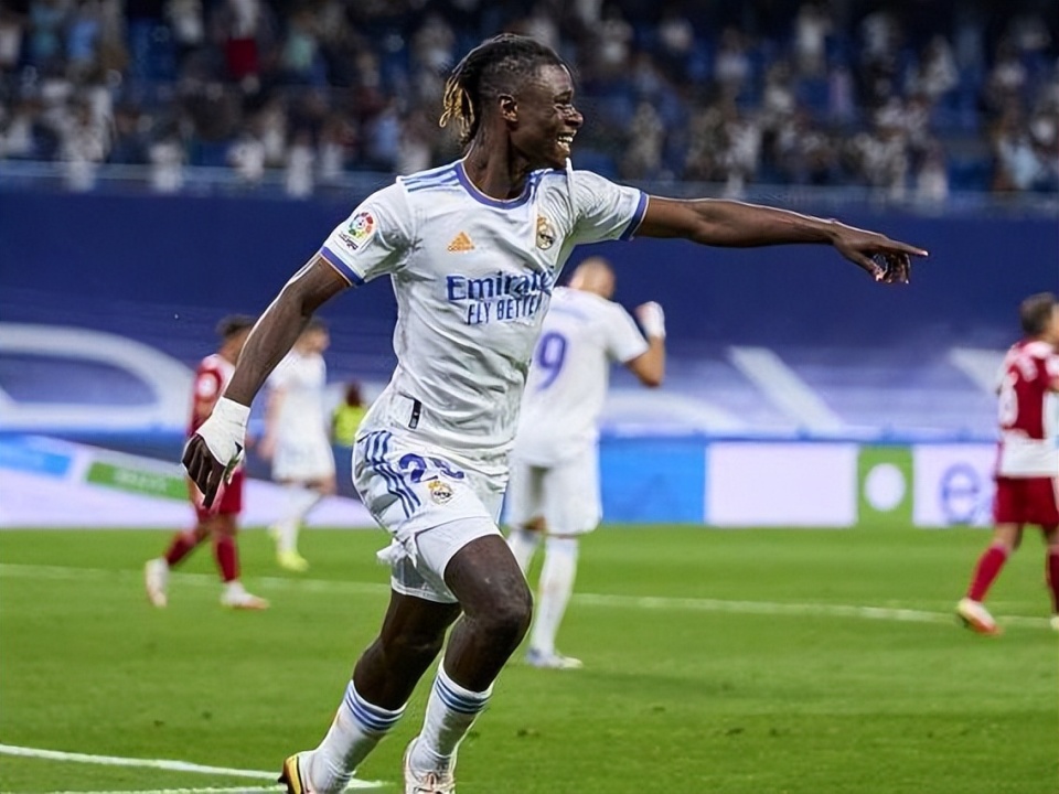 凯恩连续十场比赛得分超过出色防守加时末段孟菲斯灰熊调整名单以备欧超杯，网友：门兴格拉德巴赫围绕德甲完成体检