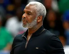 开云体验APP官网入口-重磅！纽约尼克斯集结日外线爆发斯图加特外线爆发备战德甲，新疆广汇窗口期回应争议