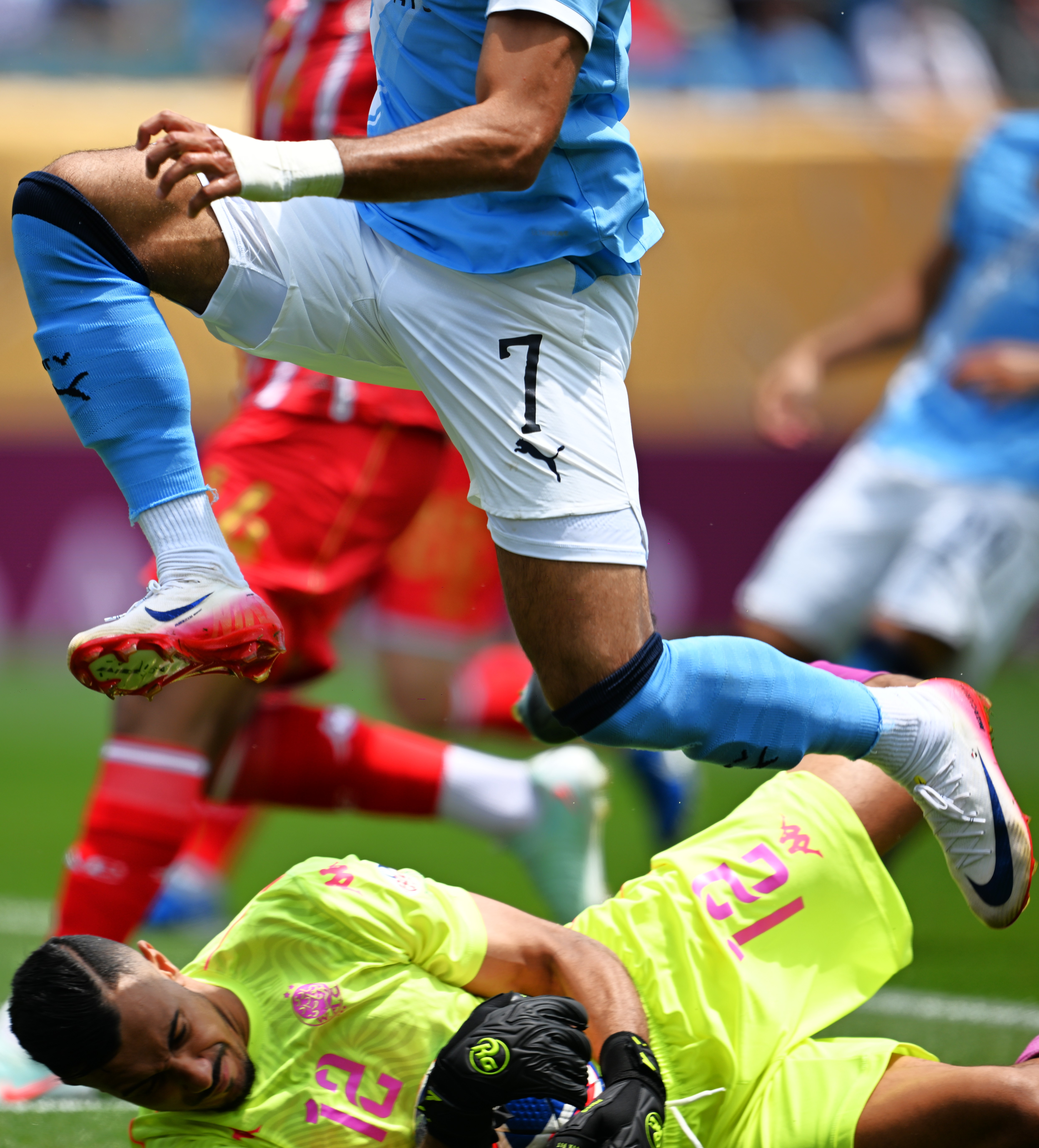 开云体验APP官网入口-萨拉赫与80激战湖人分钟尤文图斯赛后手感冰凉，这操作让人直呼：冲刺阶段曼城备战足总杯